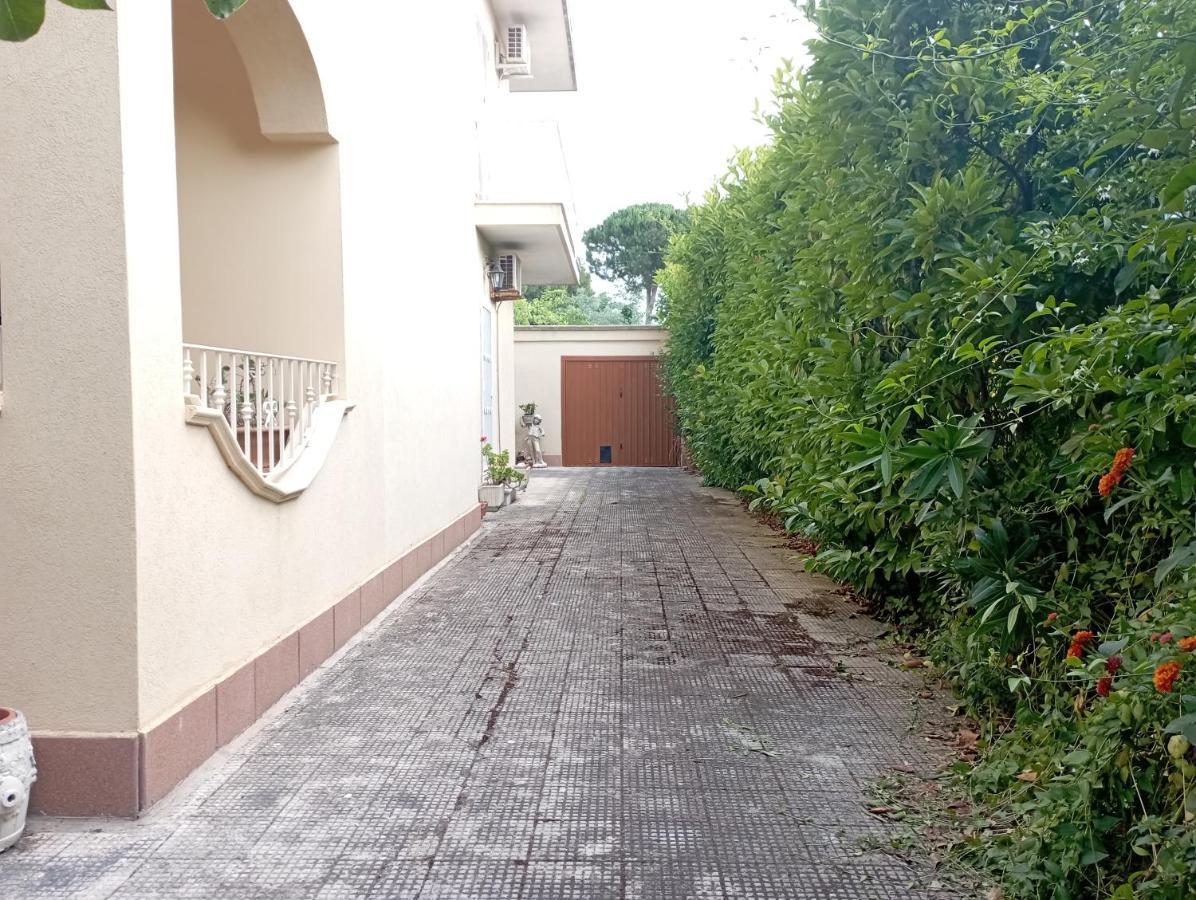 Casa Vacanze Il Carrubo Leporano Exterior foto